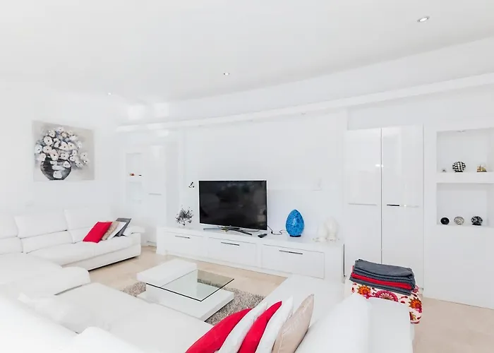 Sara In - Sara Vacation Villa